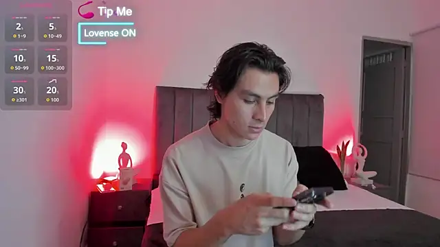 AlexanderHall online show from 09.14.25