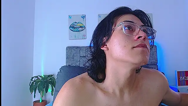 Snapshot of dirty_model chatting on 09.15.25 dirty model online show from 09.15.25