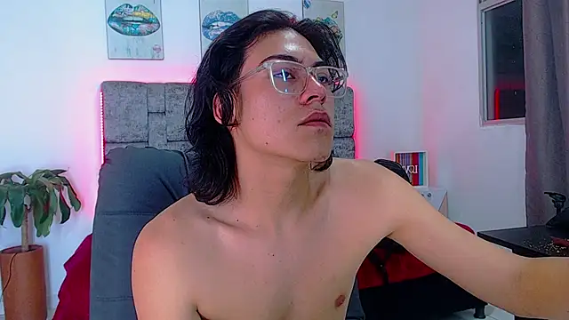 Snapshot of dirty_model chatting on 09.21.25 dirty model online show from 09.21.25