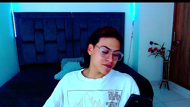 Snapshot of dirty_model chatting on 09.27.25 dirty model online show from 09.27.25