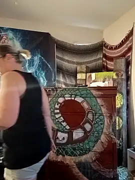 Snapshot of PremiumKitty chatting on 11.30.25 PremiumKitty online show from 11.30.25