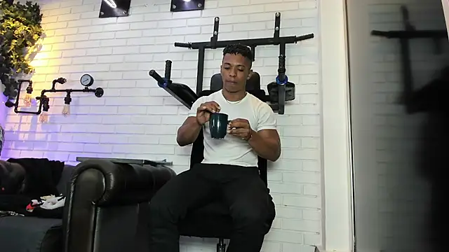 ItaloMoore online show from 02.10.26