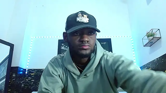 Snapshot of eebony_stallion chatting on 10.02.25 eebony stallion online show from 10.02.25