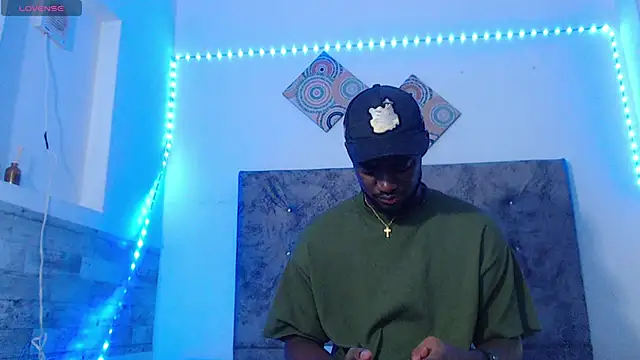 Snapshot of eebony_stallion chatting on 06.21.26 eebony stallion online show from 06.21.26