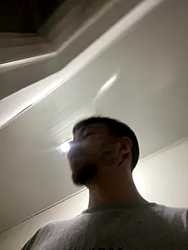 Kissmalditox online show from 11.03.25