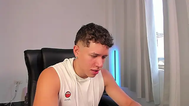 Snapshot of nathan_blake chatting on 09.14.25 nathan blake online show from 09.14.25