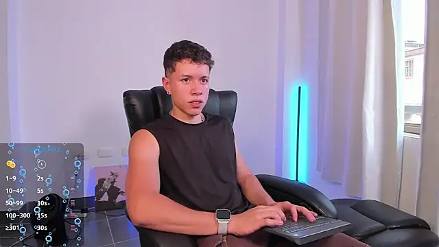 Snapshot of nathan_blake chatting on 09.17.25 nathan blake online show from 09.17.25