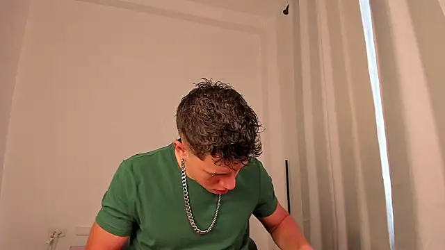 Snapshot of nathan_blake chatting on 09.18.25 nathan blake online show from 09.18.25