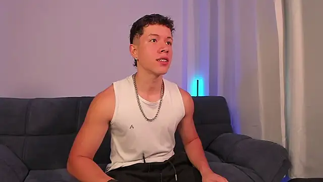 Snapshot of nathan_blake chatting on 09.20.25 nathan blake online show from 09.20.25