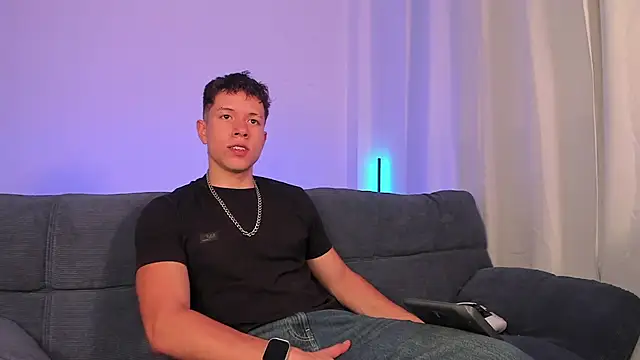 Snapshot of nathan_blake chatting on 09.28.25 nathan blake online show from 09.28.25