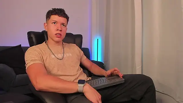 Snapshot of nathan_blake chatting on 09.29.25 nathan blake online show from 09.29.25