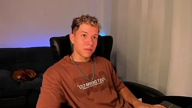 Snapshot of nathan_blake chatting on 10.07.25 nathan blake online show from 10.07.25