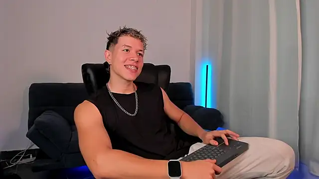 Snapshot of nathan_blake chatting on 10.17.25 nathan blake online show from 10.17.25