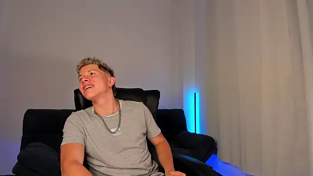 Snapshot of nathan_blake chatting on 10.22.25 nathan blake online show from 10.22.25