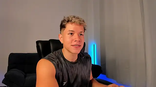 Snapshot of nathan_blake chatting on 10.23.25 nathan blake online show from 10.23.25