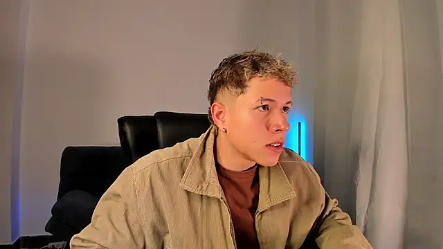 Snapshot of nathan_blake chatting on 10.24.25 nathan blake online show from 10.24.25