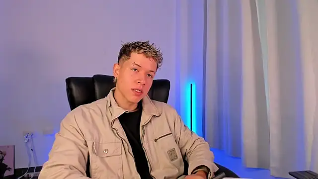 Snapshot of nathan_blake chatting on 11.14.25 nathan blake online show from 11.14.25