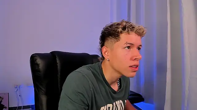 Snapshot of nathan_blake chatting on 11.15.25 nathan blake online show from 11.15.25