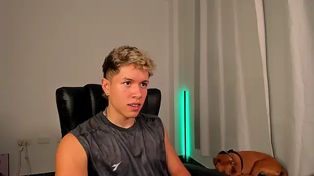 Snapshot of nathan_blake chatting on 11.19.25 nathan blake online show from 11.19.25