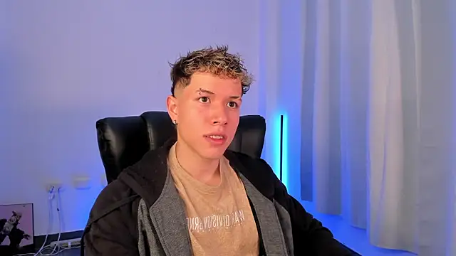 Snapshot of nathan_blake chatting on 11.27.25 nathan blake online show from 11.27.25