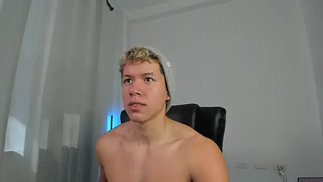 Snapshot of nathan_blake chatting on 12.14.25 nathan blake online show from 12.14.25