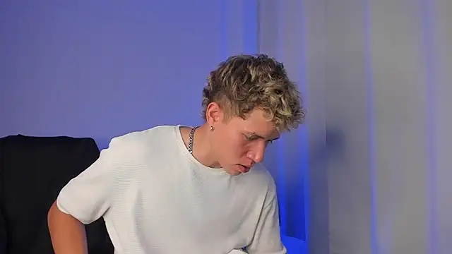 Snapshot of nathan_blake chatting on 12.17.25 nathan blake online show from 12.17.25