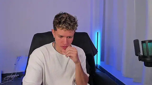 Snapshot of nathan_blake chatting on 01.12.26 nathan blake online show from 01.12.26