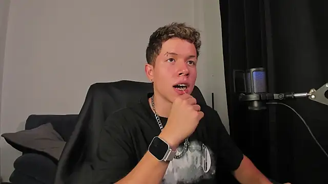 Snapshot of nathan_blake chatting on 02.11.26 nathan blake online show from 02.11.26