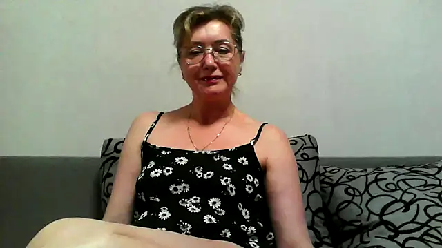 IrynaMolbertx online show from 10.16.25