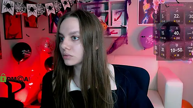 Snapshot of tessa_hit chatting on 10.25.25 tessa hit online show from 10.25.25