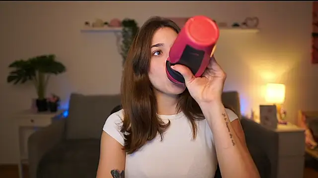 kissie cat online show from 12.19.25