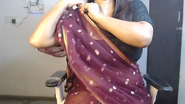 Snapshot of Samiksha- chatting on 05.21.26 Samiksha- online show from 05.21.26