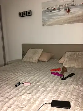 Snapshot of Rosieredxox chatting on 10.17.25 Rosieredxox online show from 10.17.25