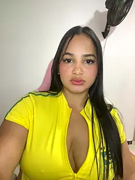 Andrea-Lu online show from 10.25.25