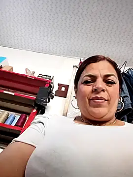 Mia-Glow online show from 09.09.25