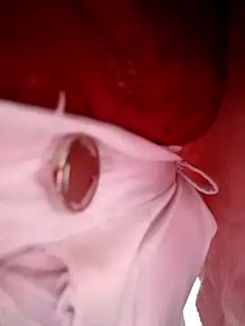 Mia-Glow online show from 03.04.26