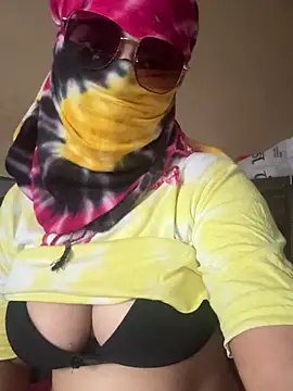 Snapshot of crazy111girl chatting on 02.07.26 crazy111girl online show from 02.07.26