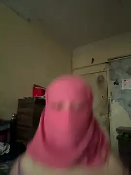 Snapshot of crazy111girl chatting on 03.11.26 crazy111girl online show from 03.11.26