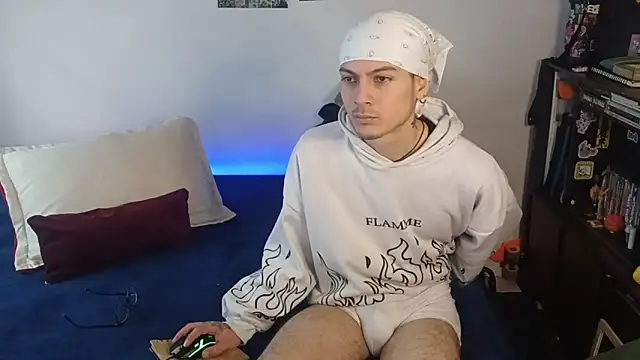 Snapshot of Dioniso_guy8 chatting on 10.09.25 Dioniso guy8 online show from 10.09.25