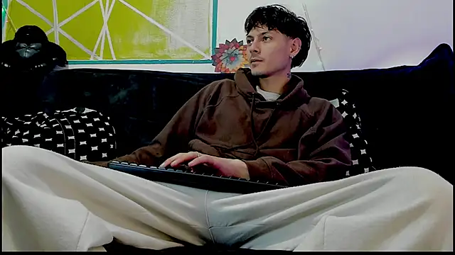 Dioniso guy8 online show from 03.10.26