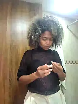 Snapshot of BiiancaEstradaa chatting on 09.27.25 BiiancaEstradaa online show from 09.27.25