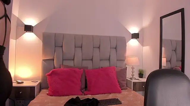 Snapshot of Seraphyne666 chatting on 02.06.26 Seraphyne666 online show from 02.06.26