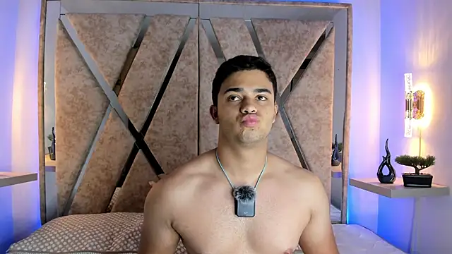 Snapshot of jayd_muscle chatting on 10.21.25 jayd muscle online show from 10.21.25