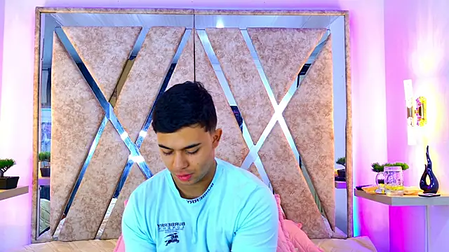 Snapshot of jayd_muscle chatting on 12.20.25 jayd muscle online show from 12.20.25