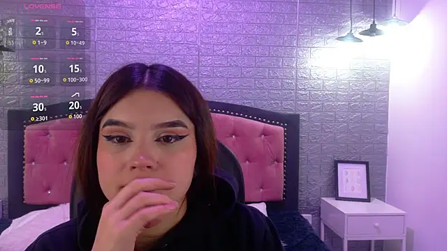 Natalie loffreda online show from 09.09.25