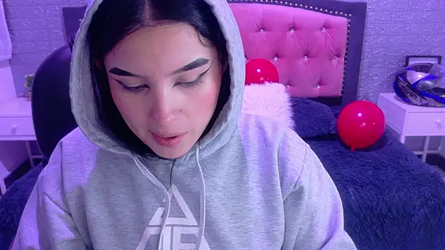 Snapshot of Natalie_loffreda chatting on 02.17.26 Natalie loffreda online show from 02.17.26