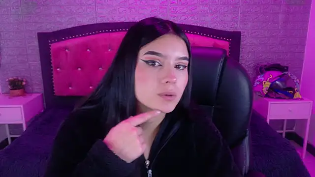 Snapshot of Natalie_loffreda chatting on 03.03.26 Natalie loffreda online show from 03.03.26