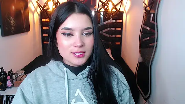 Snapshot of Natalie_loffreda chatting on 04.22.26 Natalie loffreda online show from 04.22.26