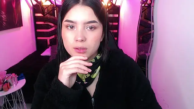 Snapshot of Natalie_loffreda chatting on 04.27.26 Natalie loffreda online show from 04.27.26