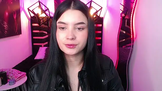 Snapshot of Natalie_loffreda chatting on 04.28.26 Natalie loffreda online show from 04.28.26